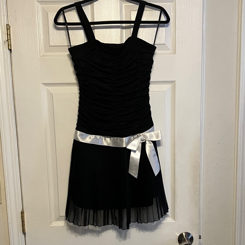 Vintage Philly Y2K ruched bust pleated skirt formal white bow dress Girl’s 16